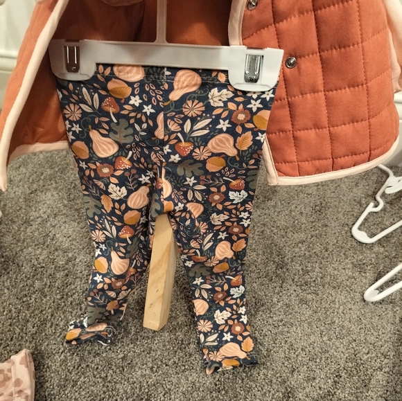 Tahari 3 piece set - Picture 3 of 4